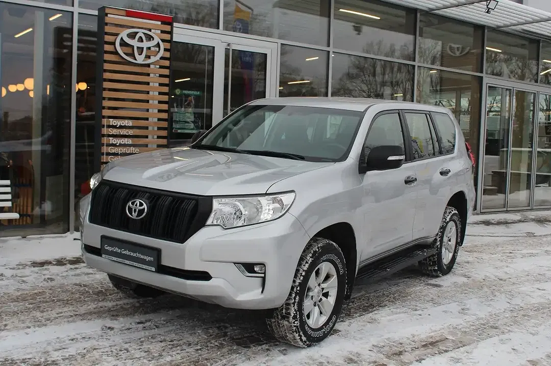 Toyota Land Cruiser 2.8 AUT 4x4 - foto 1