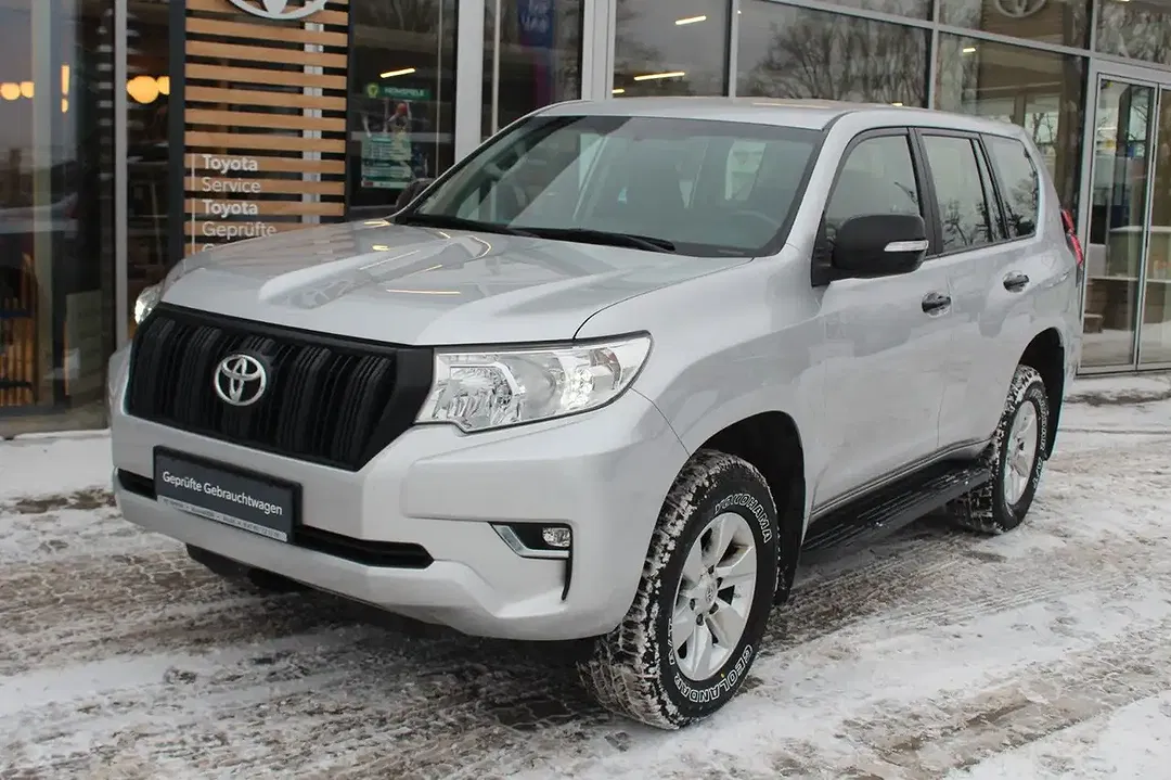 Toyota Land Cruiser 2.8 AUT 4x4 - Thumbnail 3