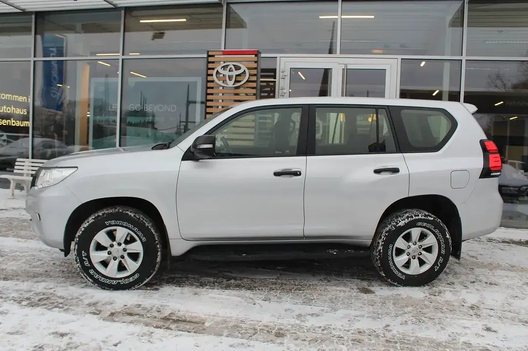 Toyota Land Cruiser 2.8 AUT 4x4 - Thumbnail 8