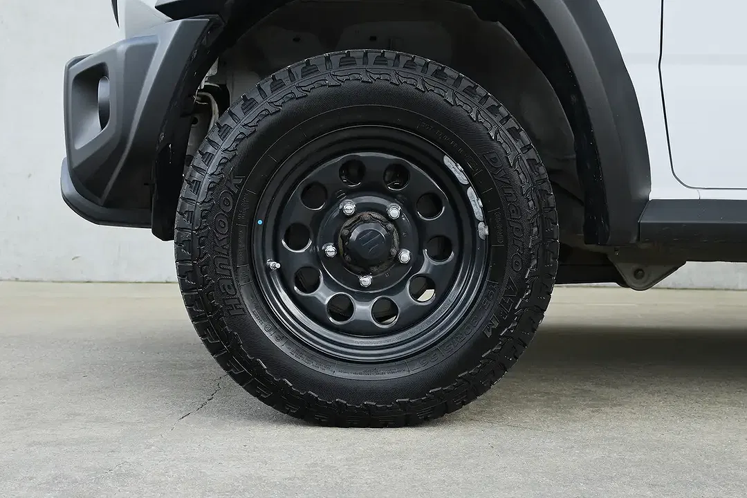 Suzuki Jimny 1.5 4x4 - Thumbnail 11