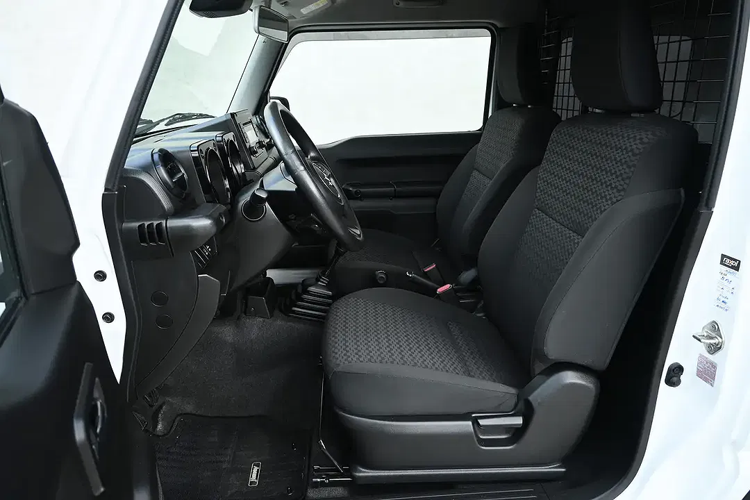 Suzuki Jimny 1.5 4x4 - Thumbnail 13