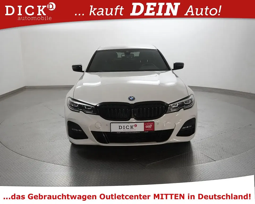 BMW 330 AUT M Sport - Thumbnail 3
