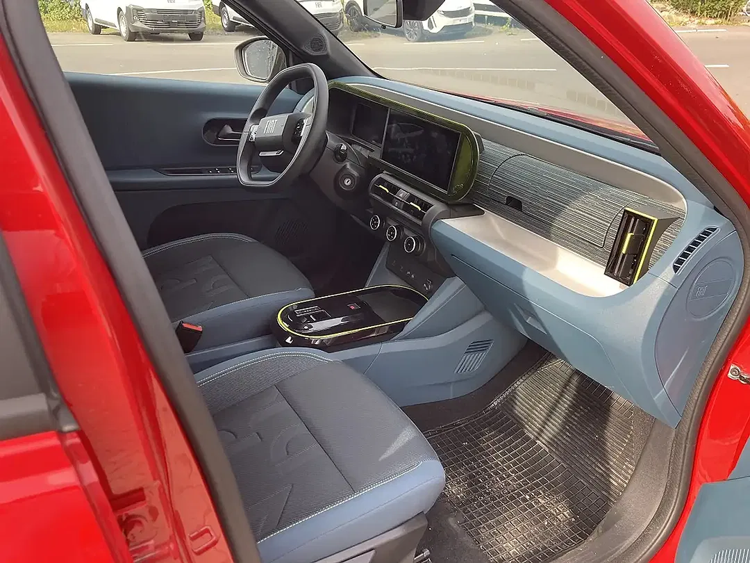 Fiat Grande Panda EV RED - foto 13