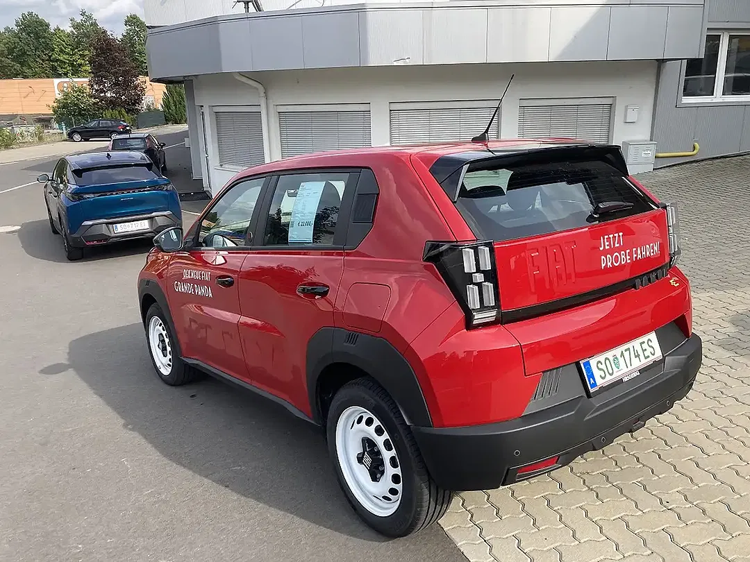 Fiat Grande Panda EV RED - Thumbnail 5
