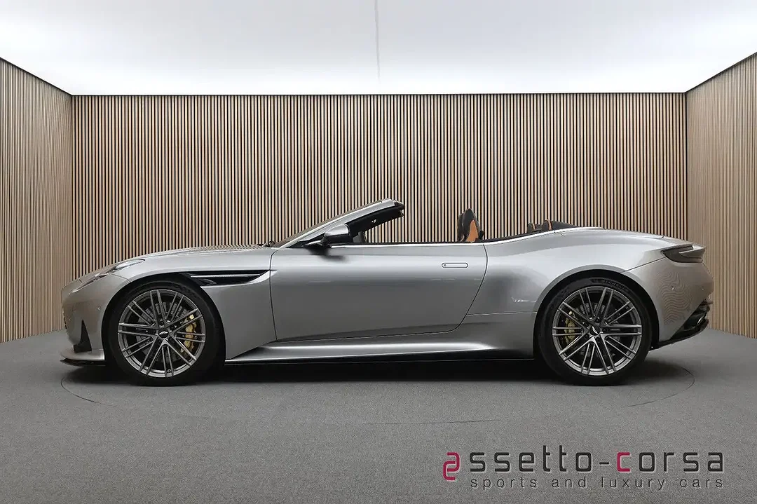 Aston Martin DB12 Volante - Afbeelding 1