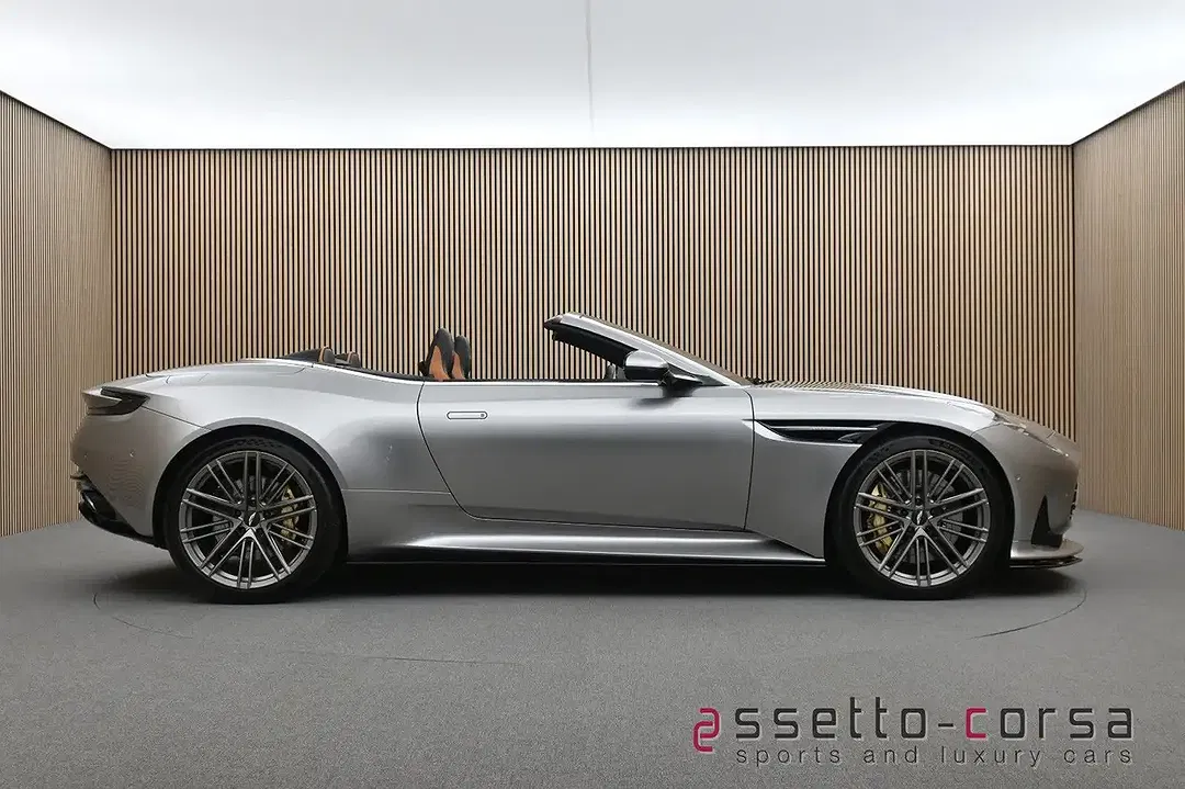 Aston Martin DB12 Volante - Thumbnail 5