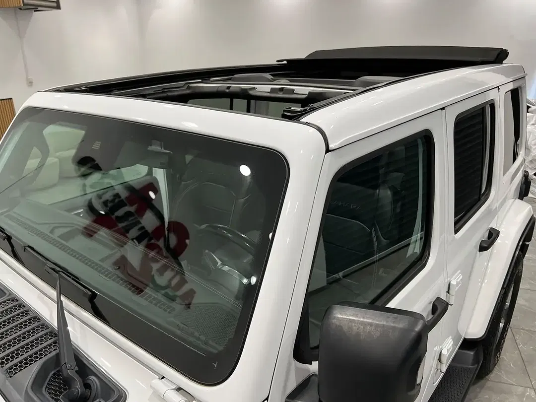 Jeep Wrangler Unlimited Sahara Softtop Sky One-Touch - Thumbnail 13