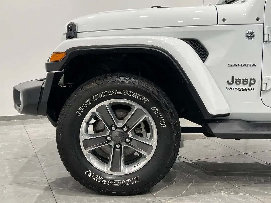Jeep Wrangler Unlimited Sahara Softtop Sky One-Touch - foto 15