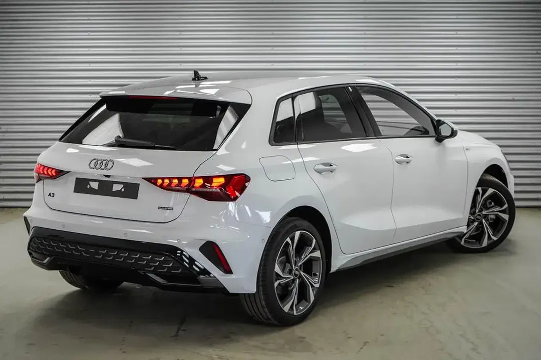 Audi A3 40 TFSI S tronic quattro Sportback - Thumbnail 3