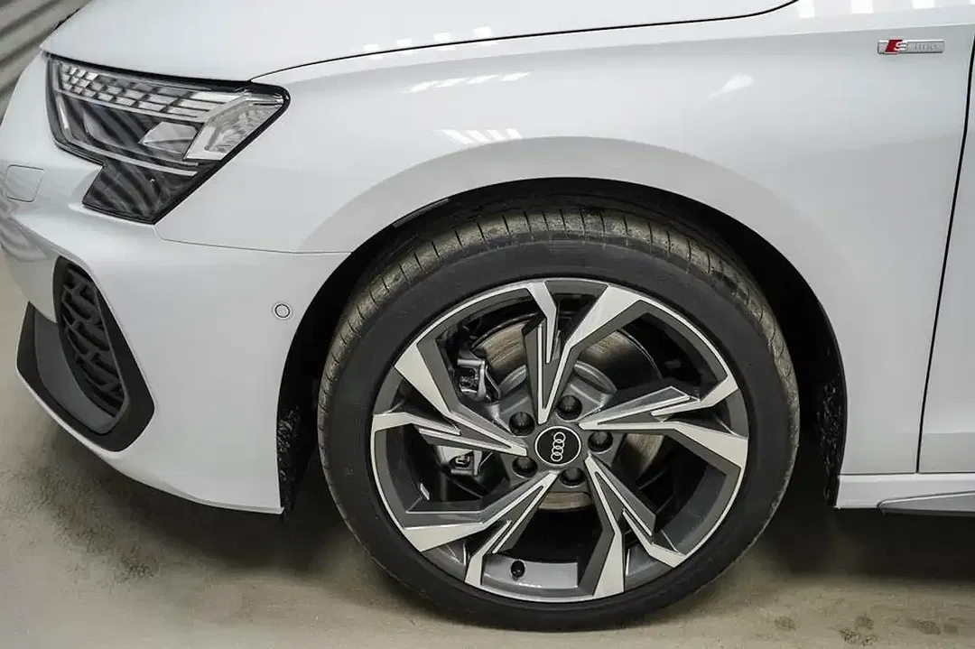 Audi A3 40 TFSI S tronic quattro Sportback - Thumbnail 5