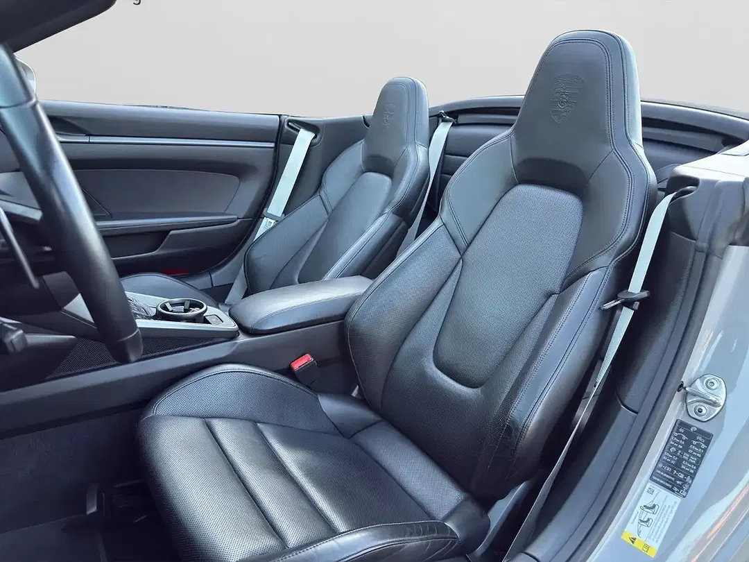 Porsche 911 Carrera S Cabriolet - Thumbnail 14
