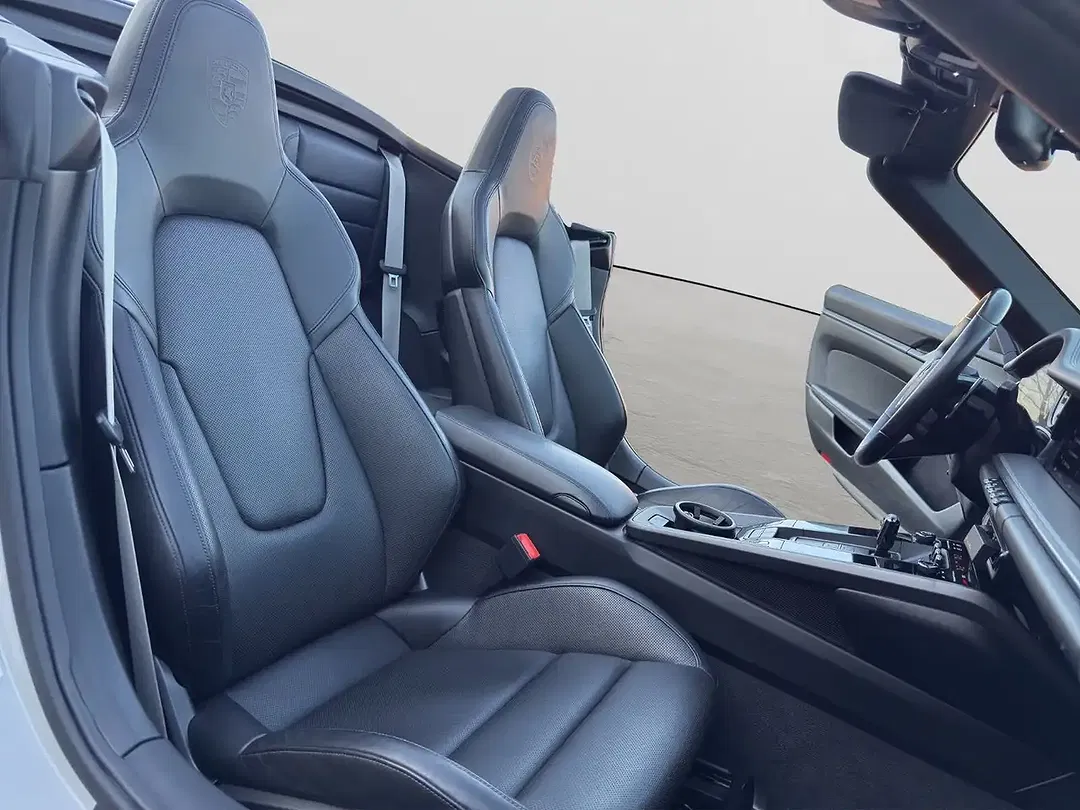 Porsche 911 Carrera S Cabriolet - Thumbnail 15