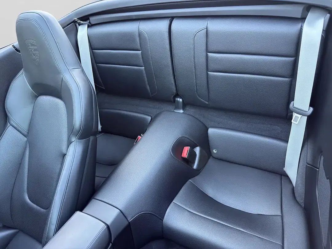 Porsche 911 Carrera S Cabriolet - Thumbnail 16