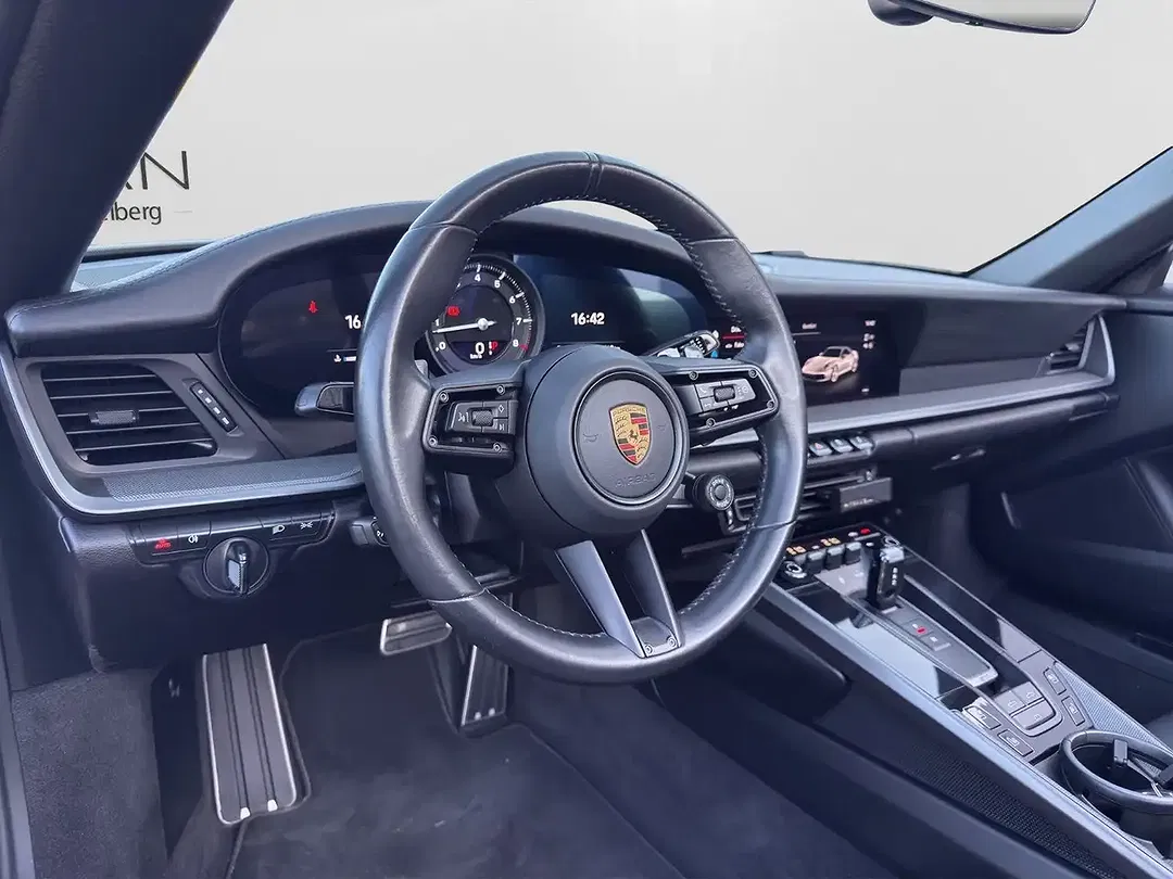 Porsche 911 Carrera S Cabriolet - Thumbnail 18