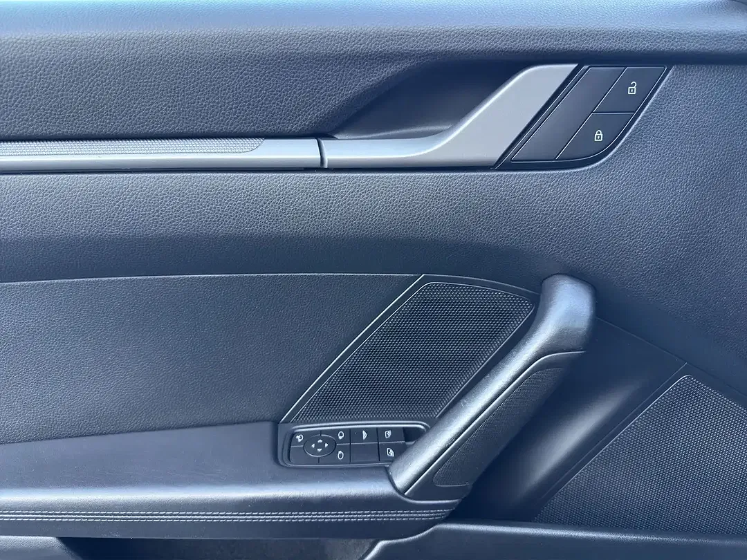 Porsche 911 Carrera S Cabriolet - Thumbnail 23