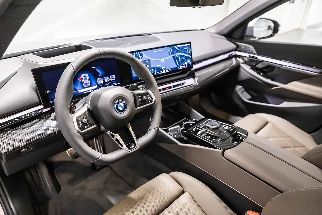 BMW 530 Touring M Sport Pro - Thumbnail 6