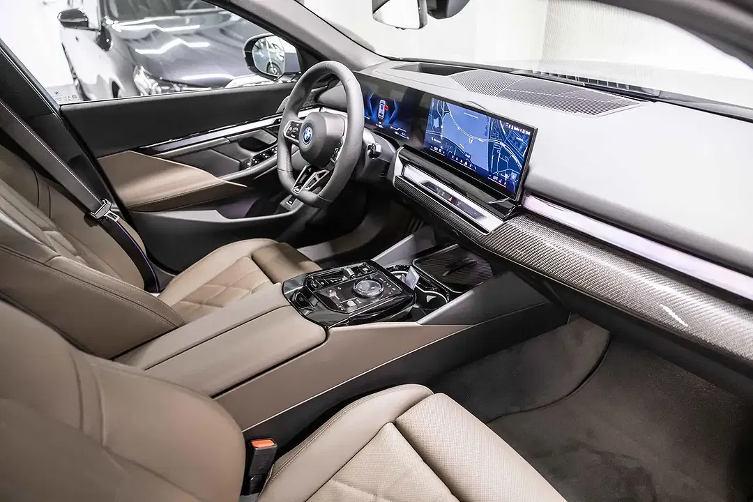 BMW 530 Touring M Sport Pro - Thumbnail 8