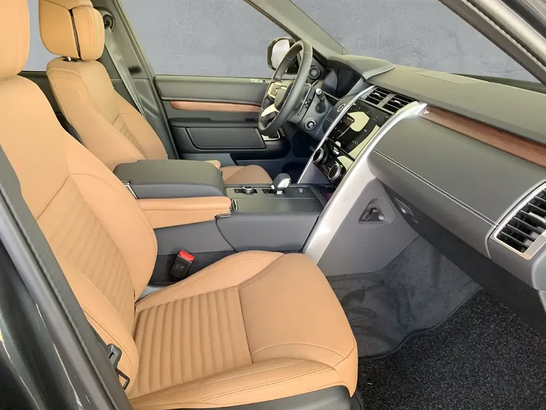 Land Rover Discovery D350 Dynamic HSE - Thumbnail 3
