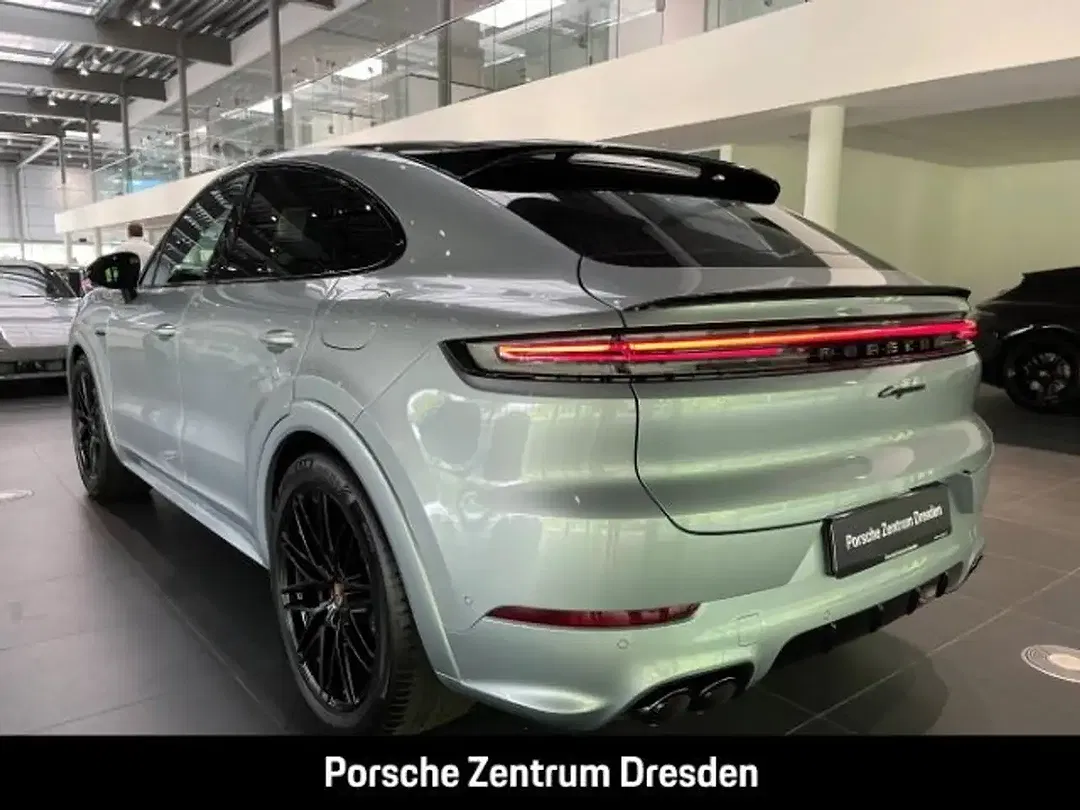 Porsche Cayenne E-Hybrid Coupe Edition - Thumbnail 3