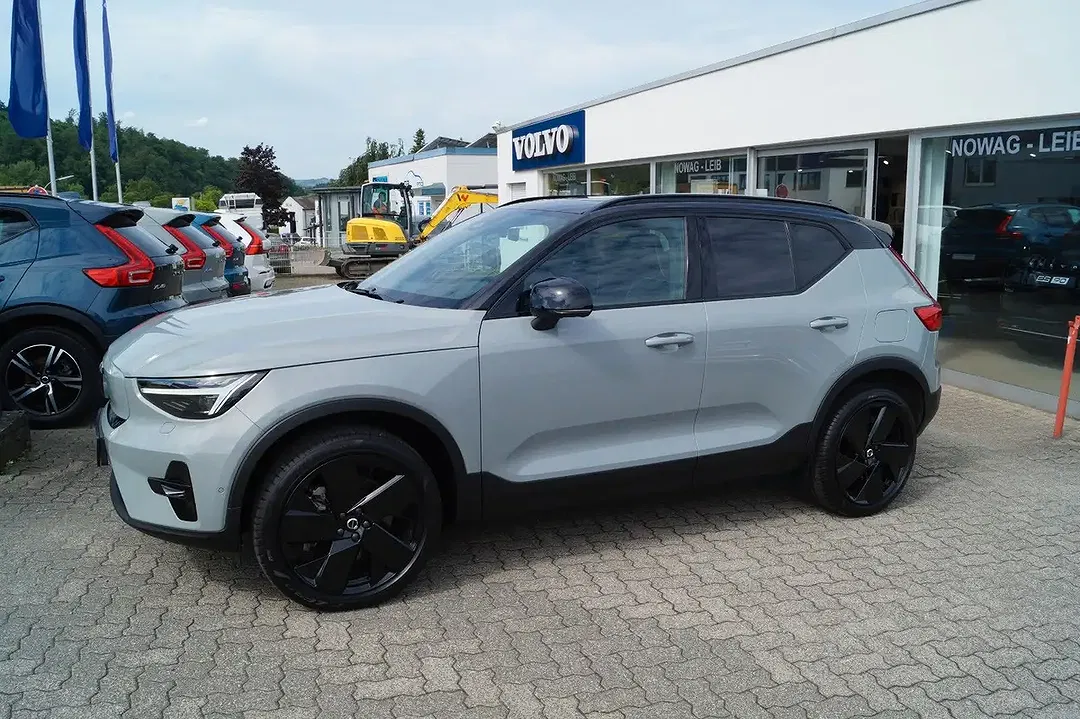 Volvo EX40 AUT AWD Ultra Black Edition - foto 2