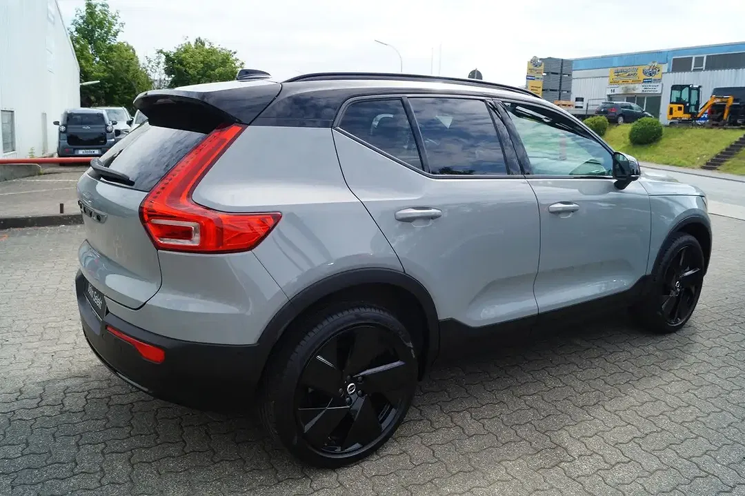 Volvo EX40 AUT AWD Ultra Black Edition - Thumbnail 4