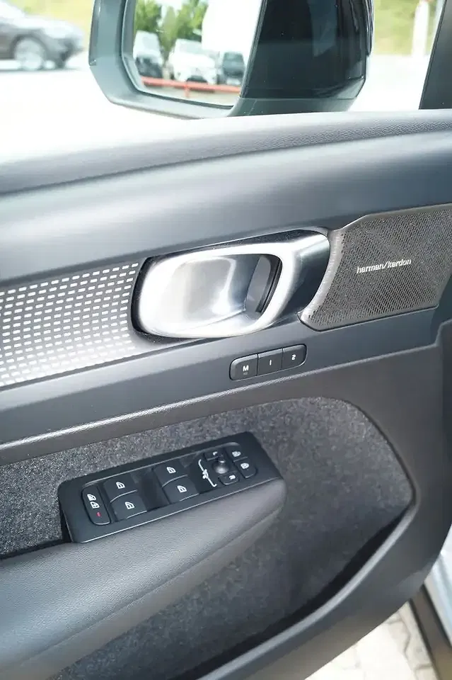 Volvo EX40 AUT AWD Ultra Black Edition - Thumbnail 8