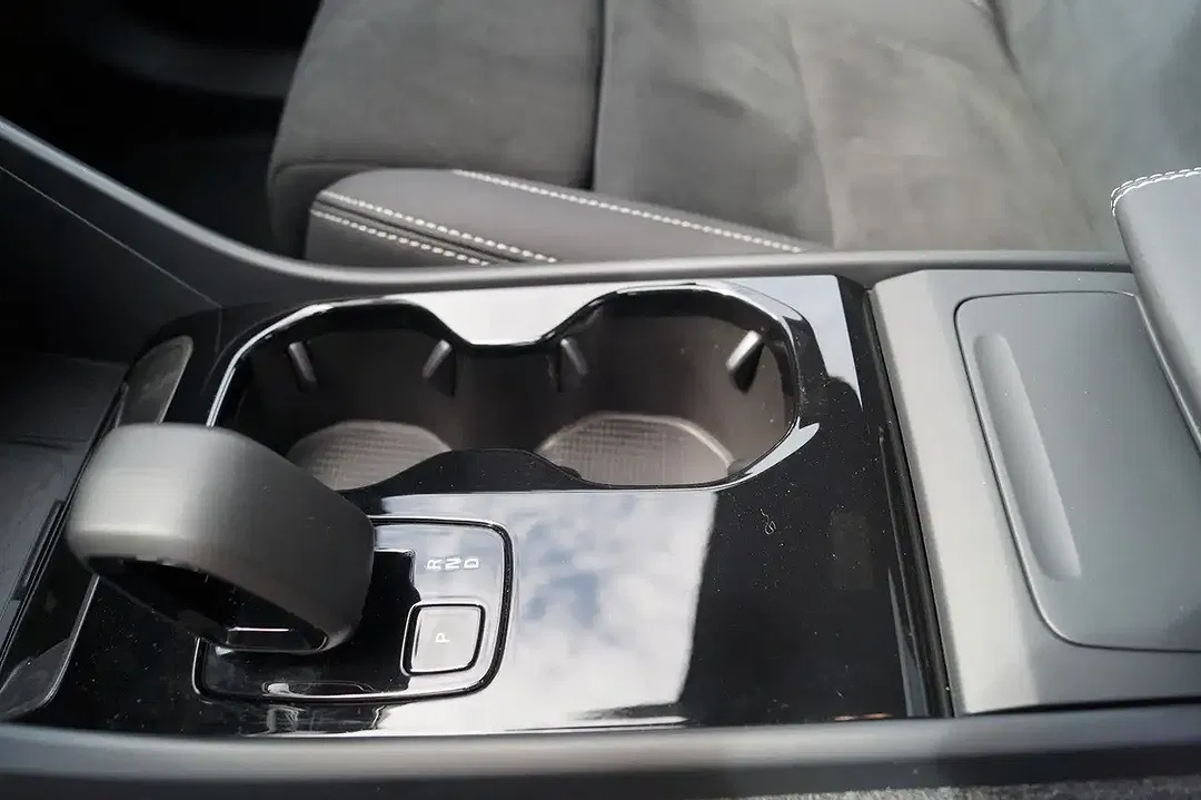 Volvo EX40 AUT AWD Ultra Black Edition - Thumbnail 9