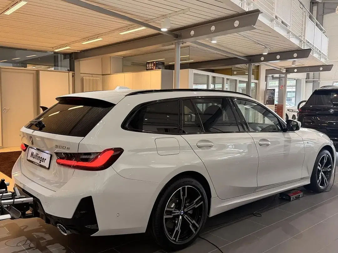 BMW 330 xDrive M Touring - Thumbnail 7