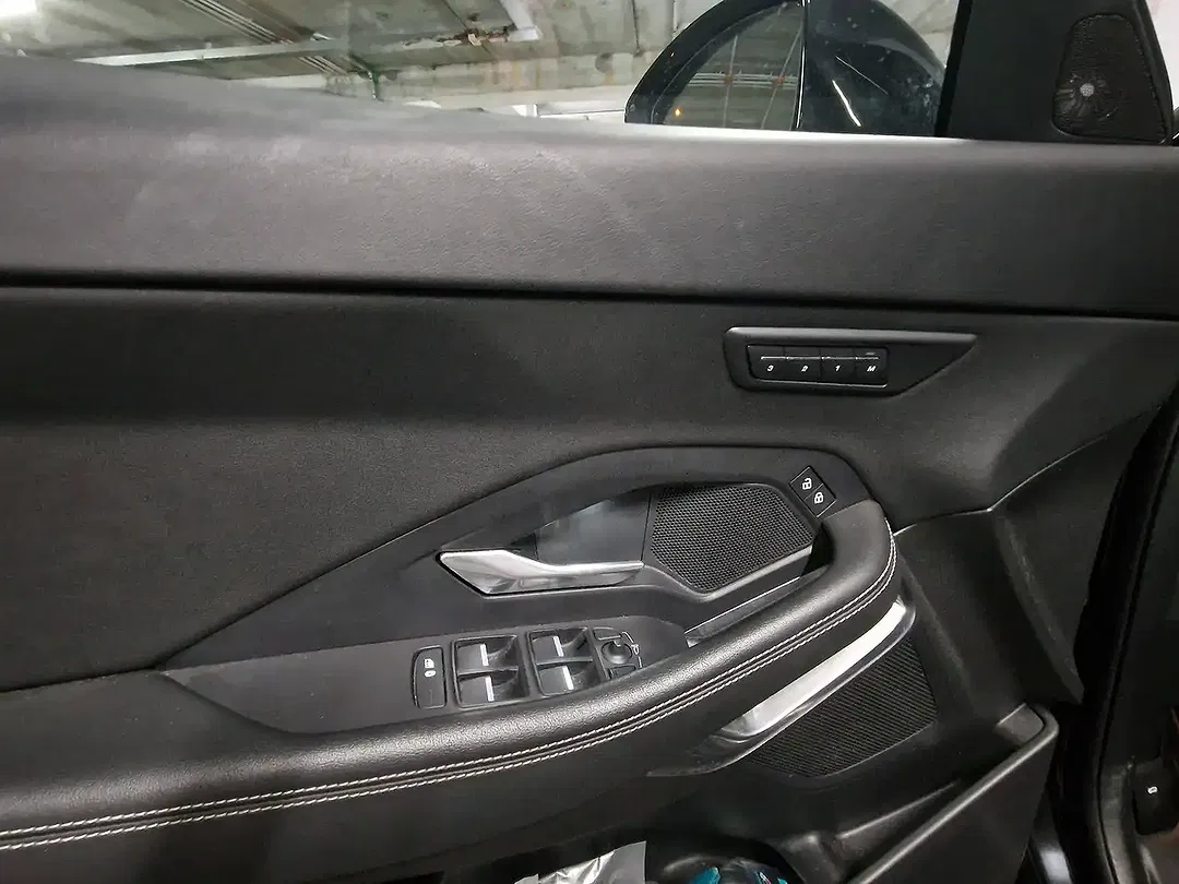 Jaguar E-Pace MHEV R-Dynamic - Thumbnail 13