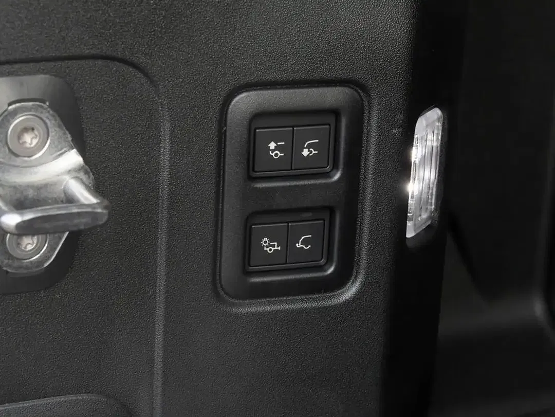 Land Rover Defender P635 OCTA 110 - Thumbnail 20