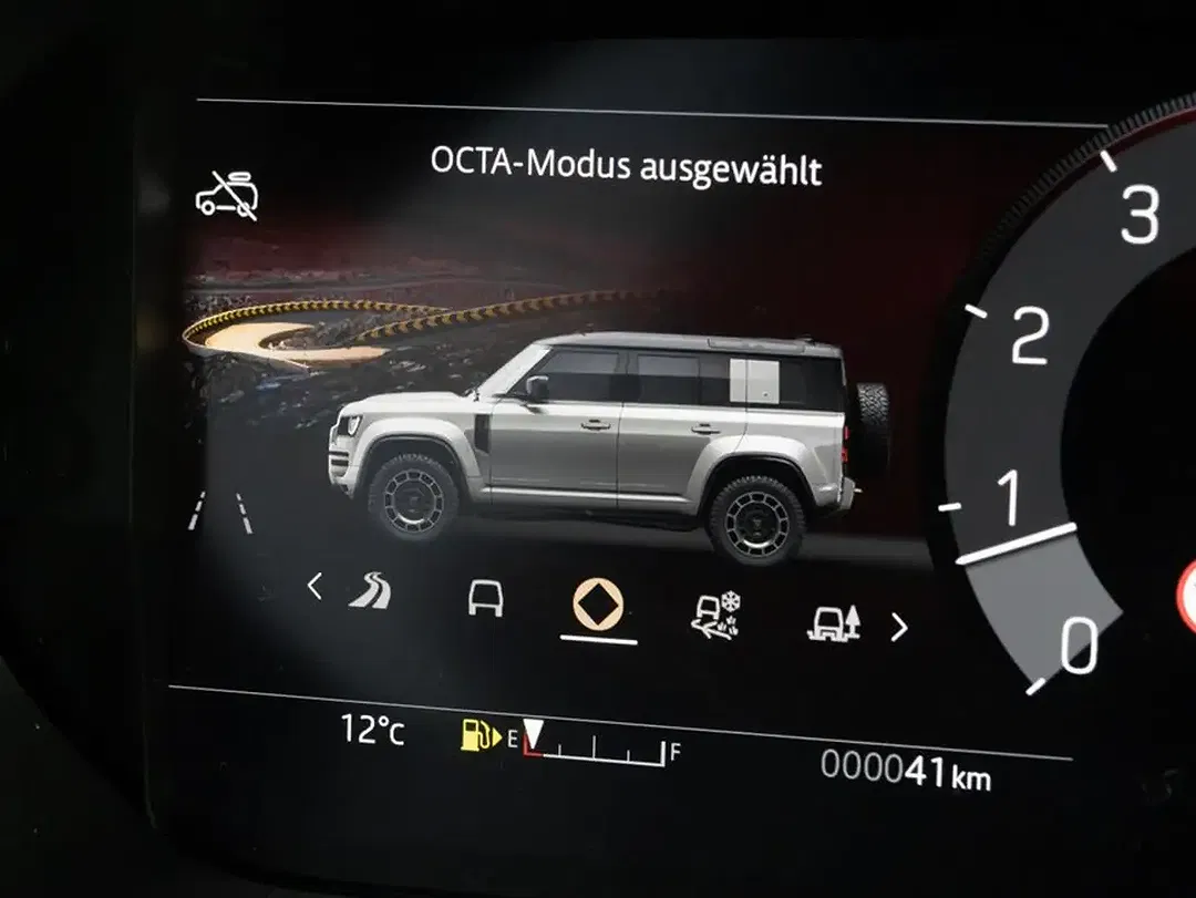 Land Rover Defender P635 OCTA 110 - Thumbnail 27