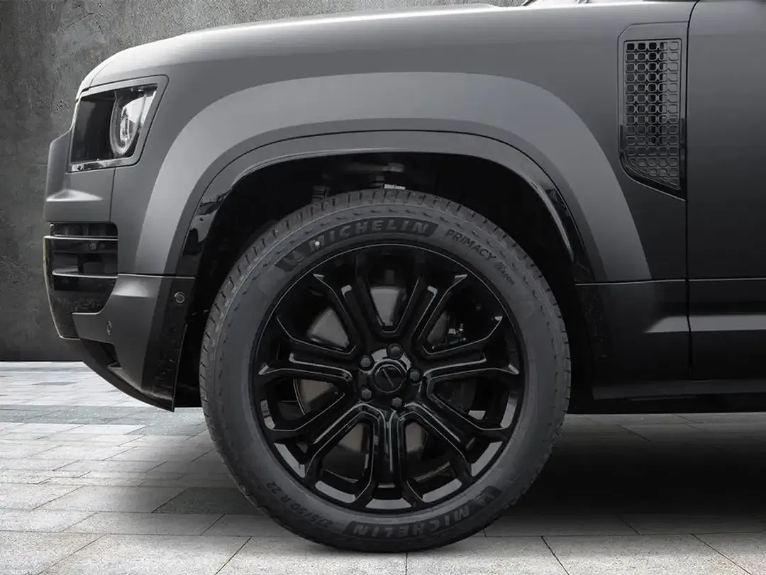Land Rover Defender P635 OCTA 110 - Thumbnail 9