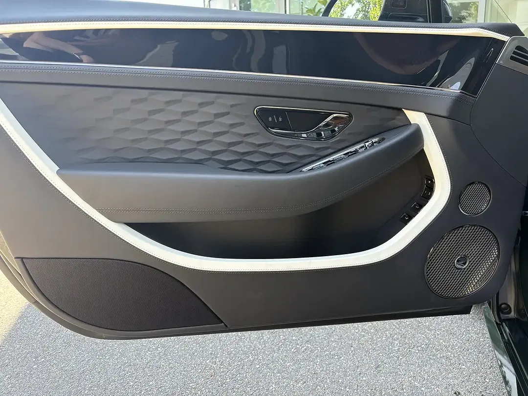 Bentley Continental Mulliner - Thumbnail 9