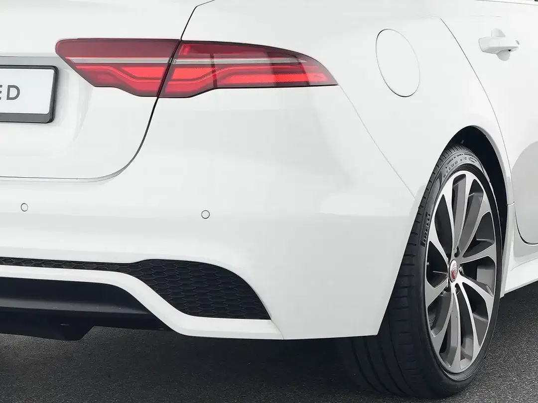 Jaguar XE D200 R-Dynamic HSE - Thumbnail 10