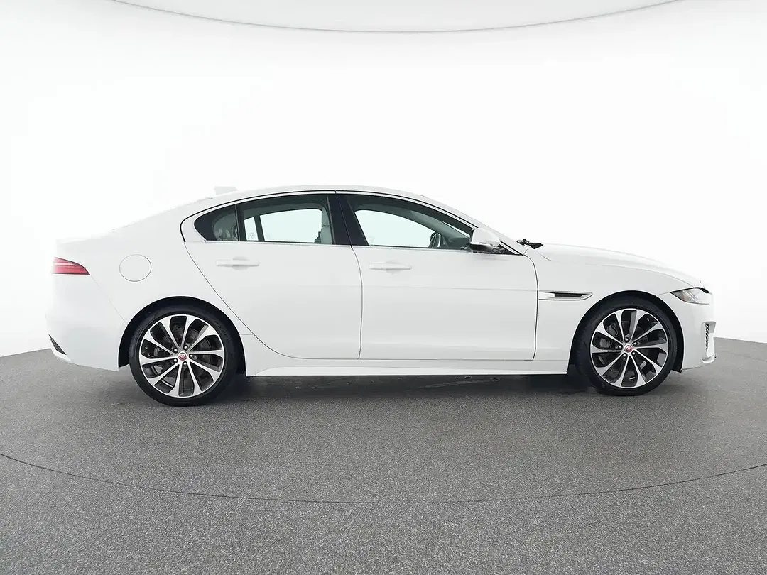 Jaguar XE D200 R-Dynamic HSE - Thumbnail 12