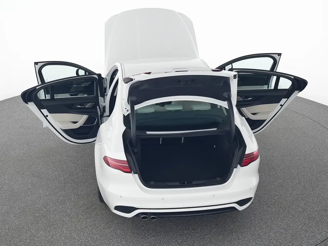 Jaguar XE D200 R-Dynamic HSE - Thumbnail 14