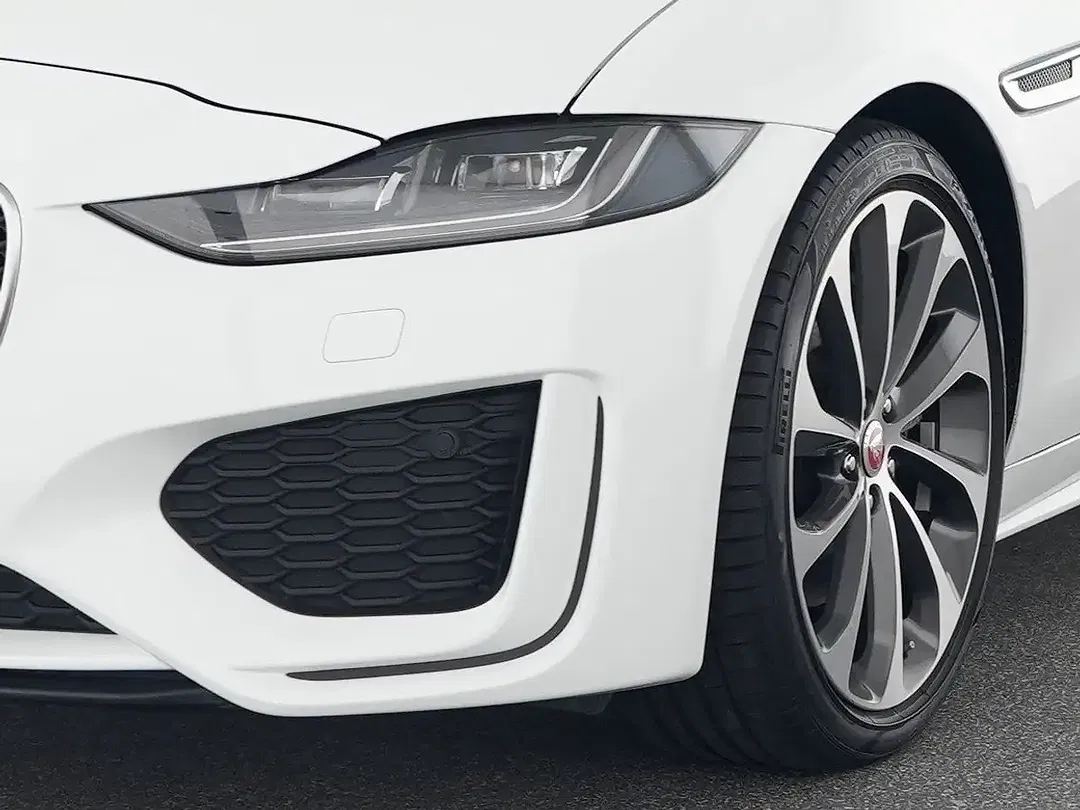 Jaguar XE D200 R-Dynamic HSE - Thumbnail 9