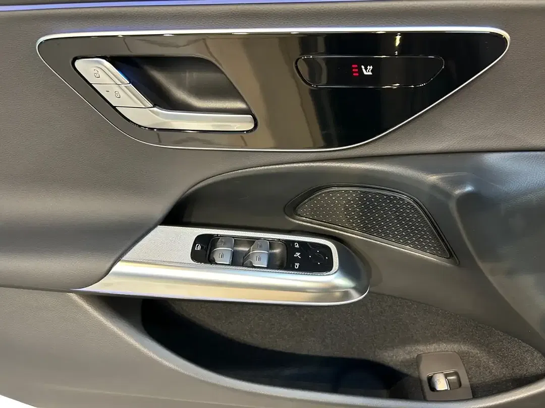 Mercedes-Benz E 220 4MATIC MBUX Avantgarde - Thumbnail 15