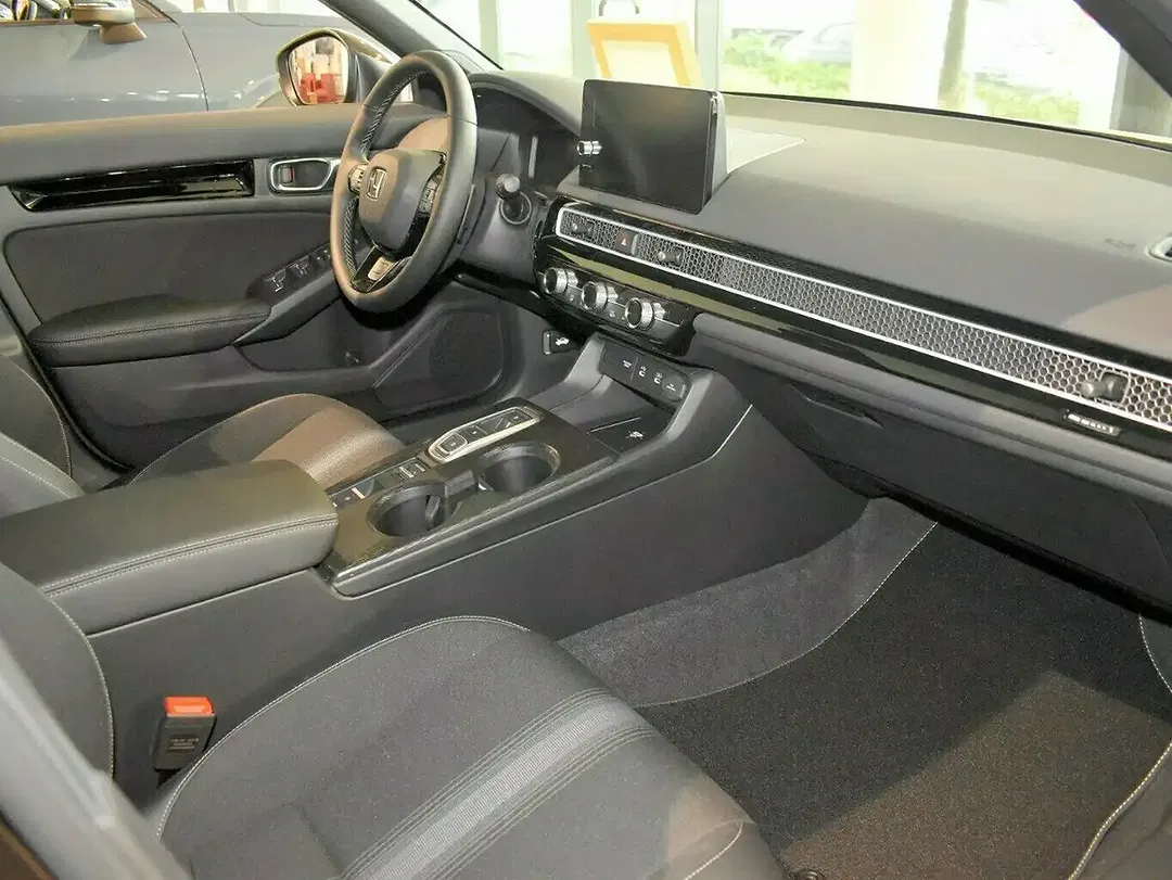 Honda Civic e:HEV Sport - Thumbnail 3