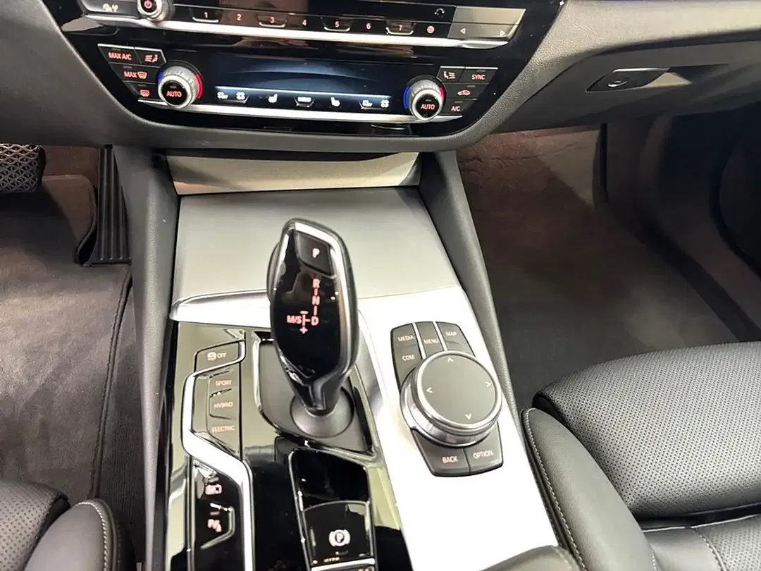 BMW 530 - Thumbnail 10