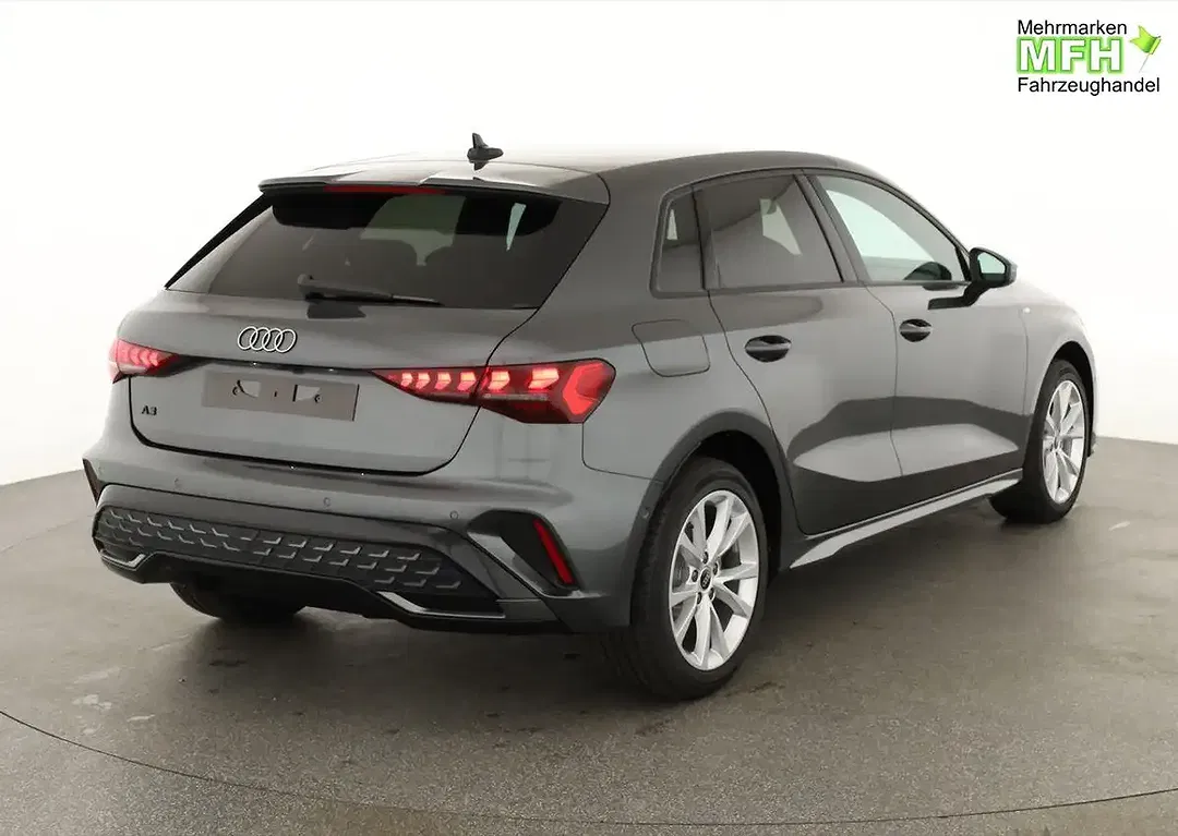 Audi A3 35 TFSI S tronic Sportback S line - Thumbnail 2