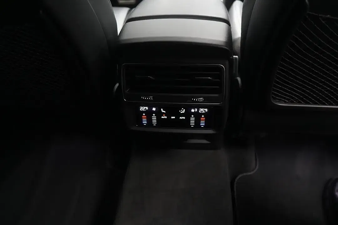 Audi SQ7 TFSI quattro competition plus - Thumbnail 9