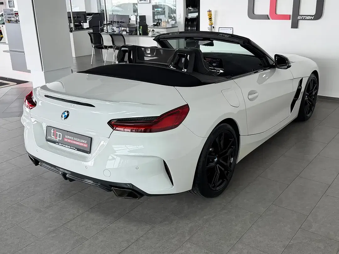 BMW Z4 M Roadster - Thumbnail 3
