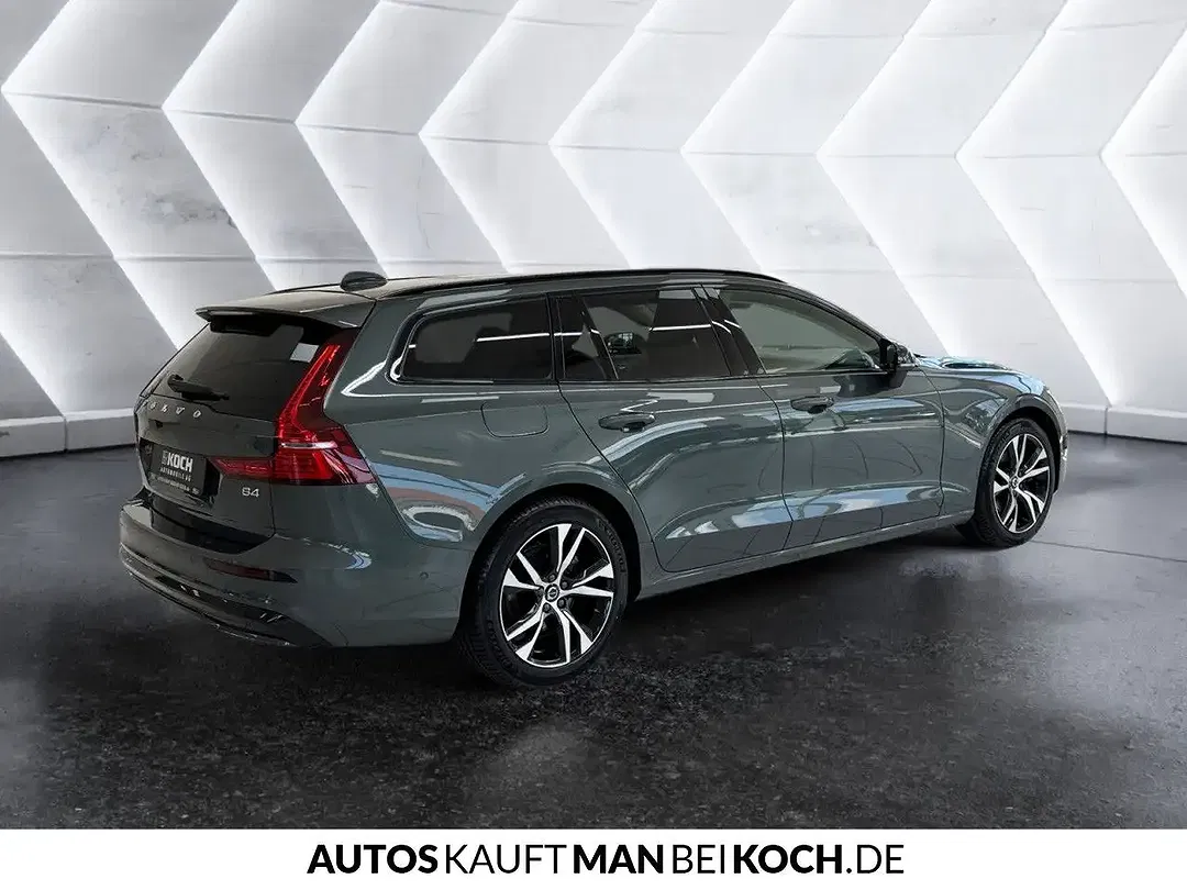 Volvo V60 Ultra Dark - Thumbnail 3