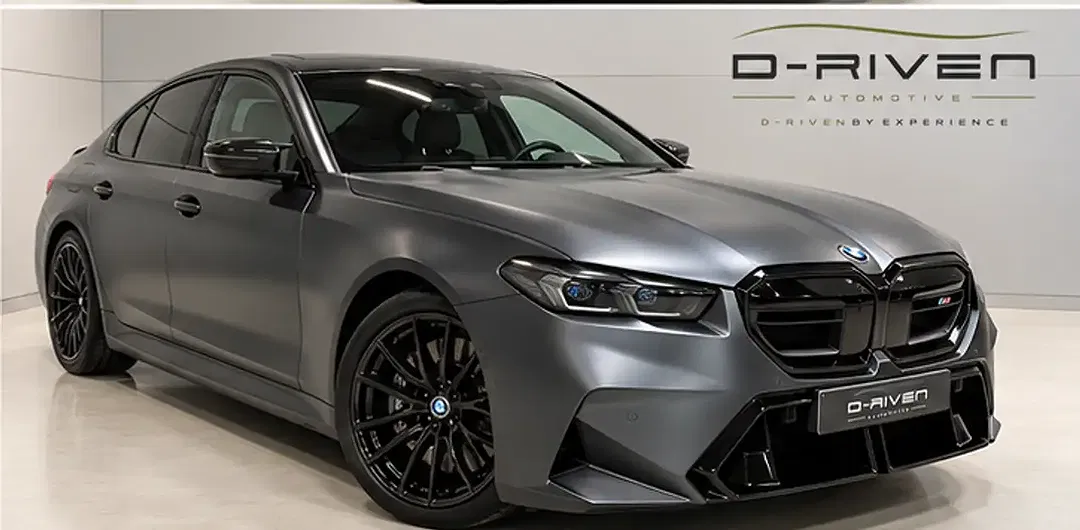 BMW M5 4.4 PHEV - foto 1