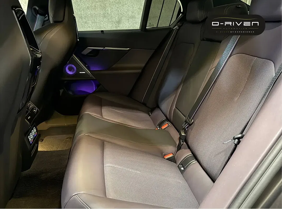 BMW M5 4.4 PHEV - Thumbnail 14