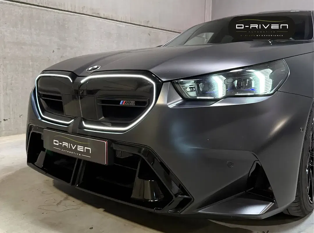 BMW M5 4.4 PHEV - Thumbnail 6