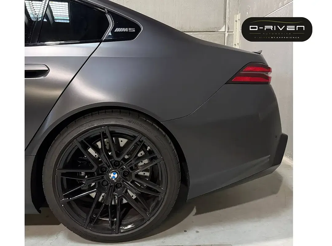 BMW M5 4.4 PHEV - Thumbnail 8