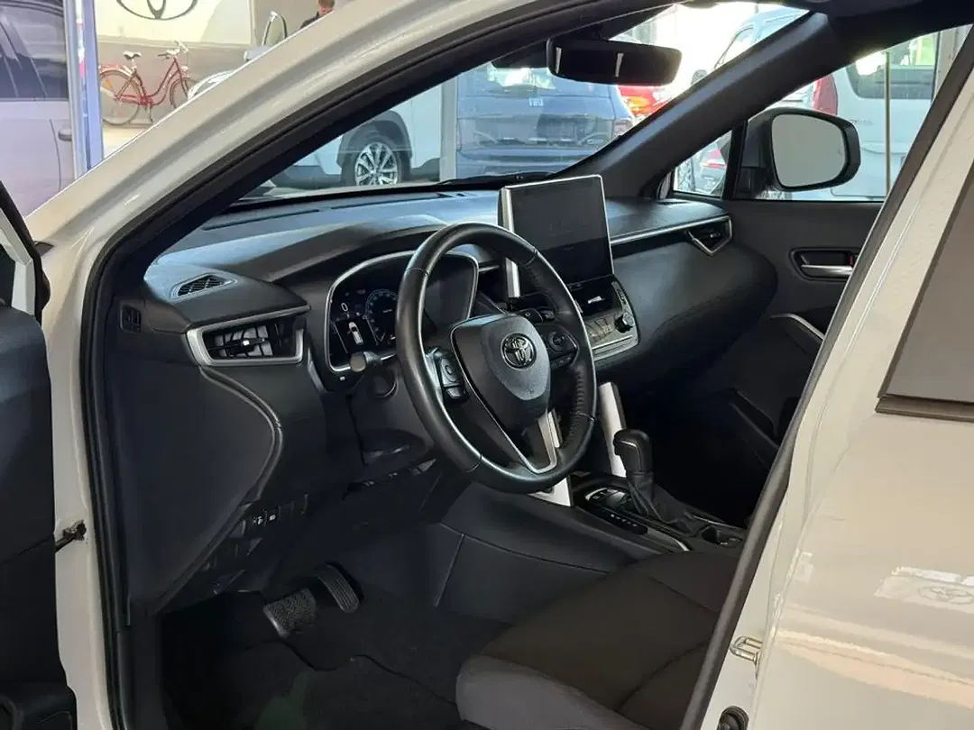 Toyota Corolla Cross VVT-i Hybrid Team Deutschland - Thumbnail 10