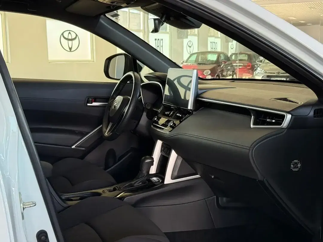 Toyota Corolla Cross VVT-i Hybrid Team Deutschland - Thumbnail 11